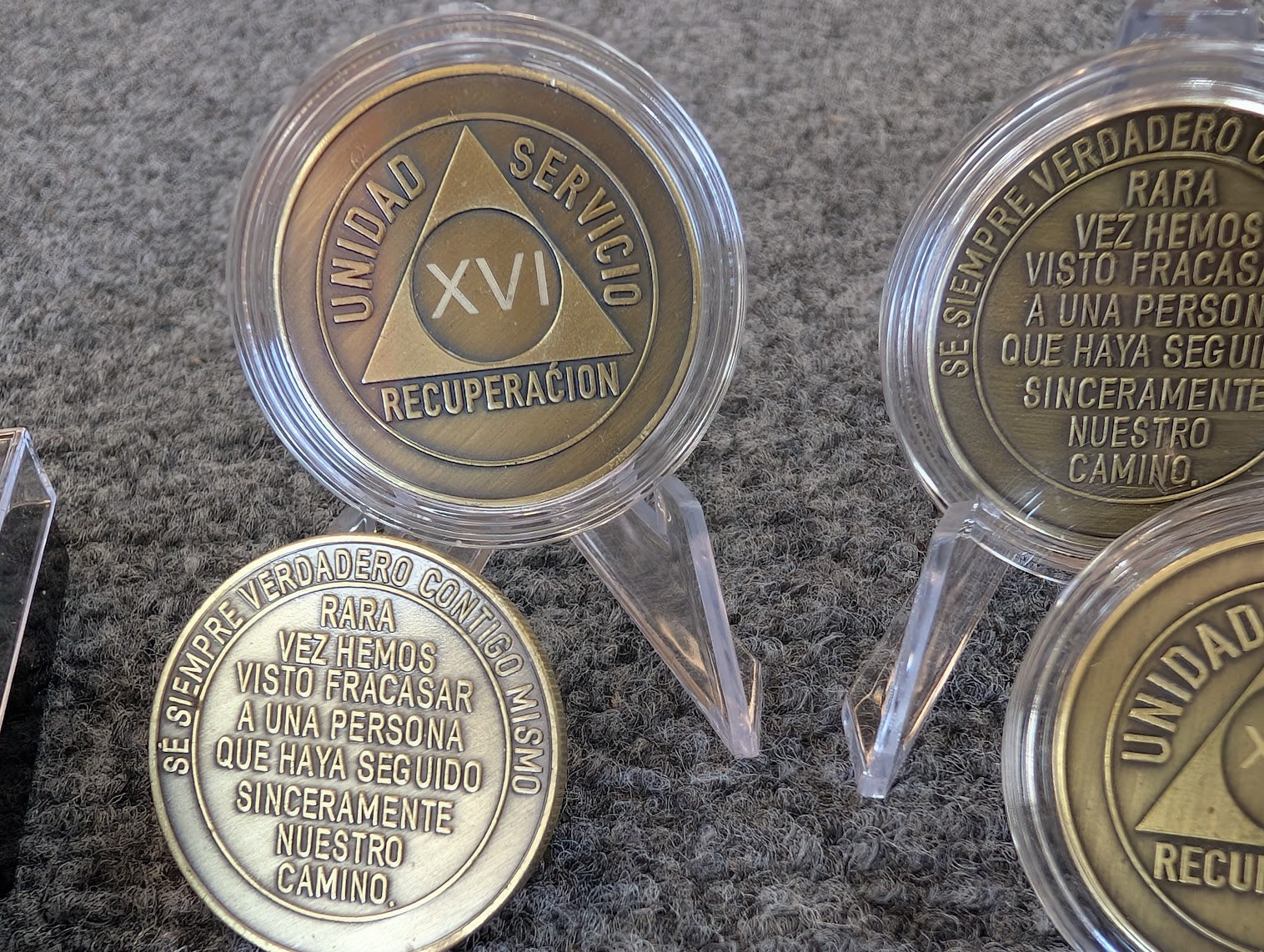 Spanish AA Sobriety Chip – Bronze Medallion (Unidad, Servicio, Recuperación)