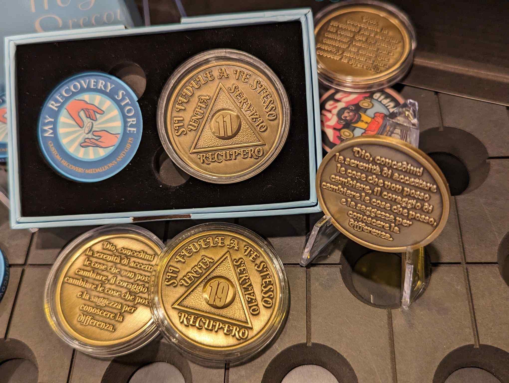 Italian Sobriety Coin | 1-60 Years Engraved in Traditional Numbers | AA Recovery Medallion