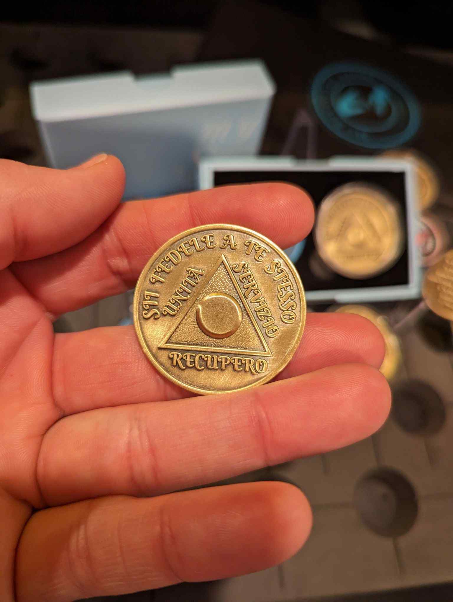 Italian Sobriety Coin | 1-60 Years Engraved in Traditional Numbers | AA Recovery Medallion