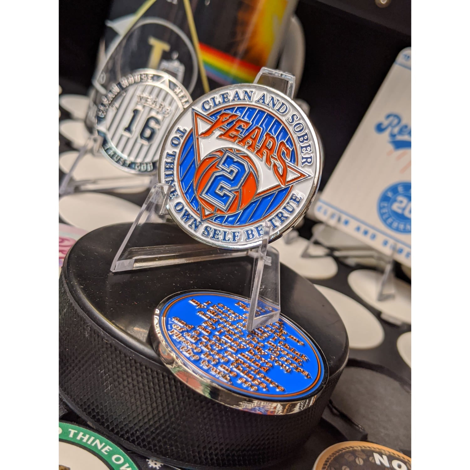 MyRecoveryStore Knicks Basketball Style Medallion AA Yearly Chip for Alcoholics Anonymous (Years 1-5) Comes Inside Its Own Blue Gift Box