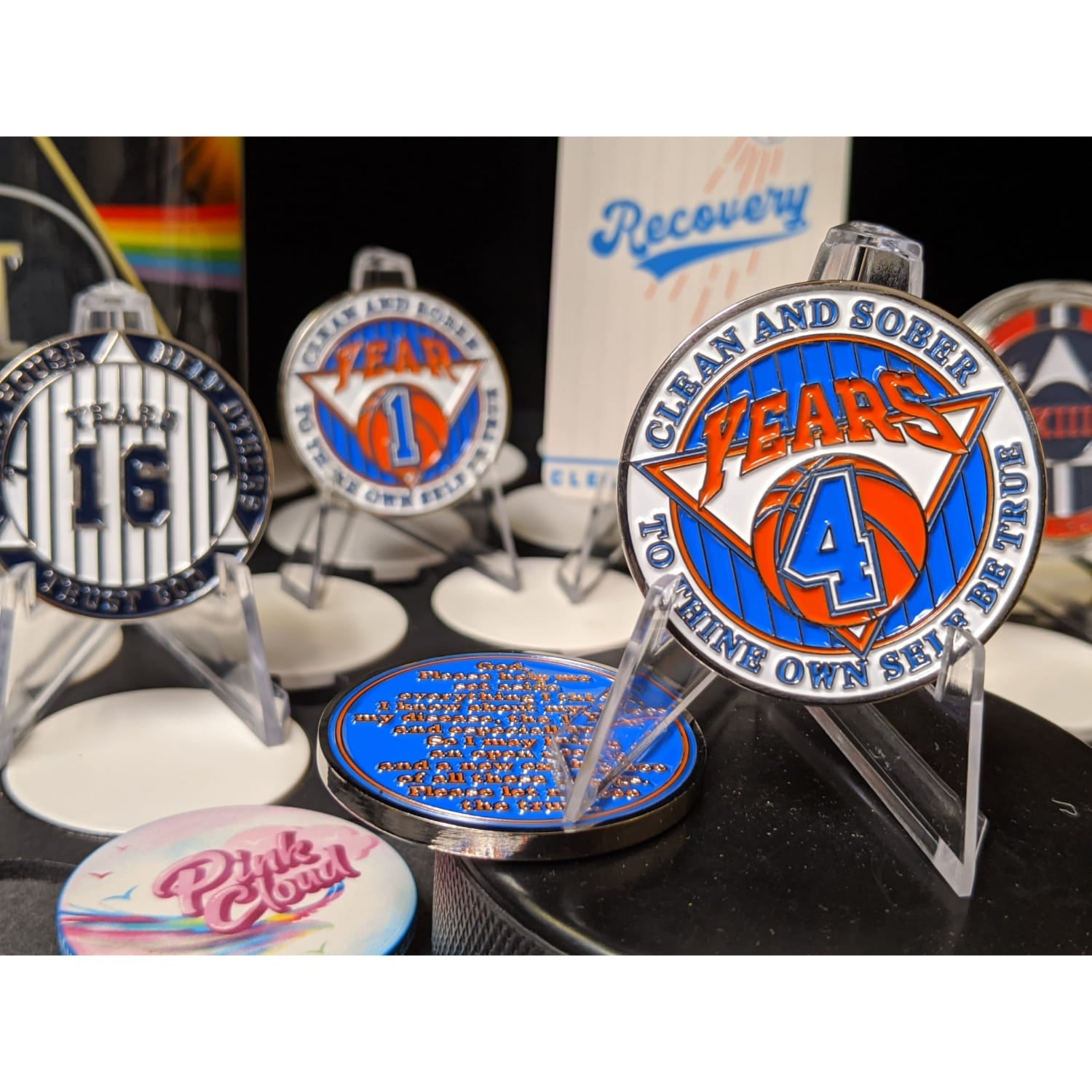 MyRecoveryStore Knicks Basketball Style Medallion AA Yearly Chip for Alcoholics Anonymous (Years 1-5) Comes Inside Its Own Blue Gift Box