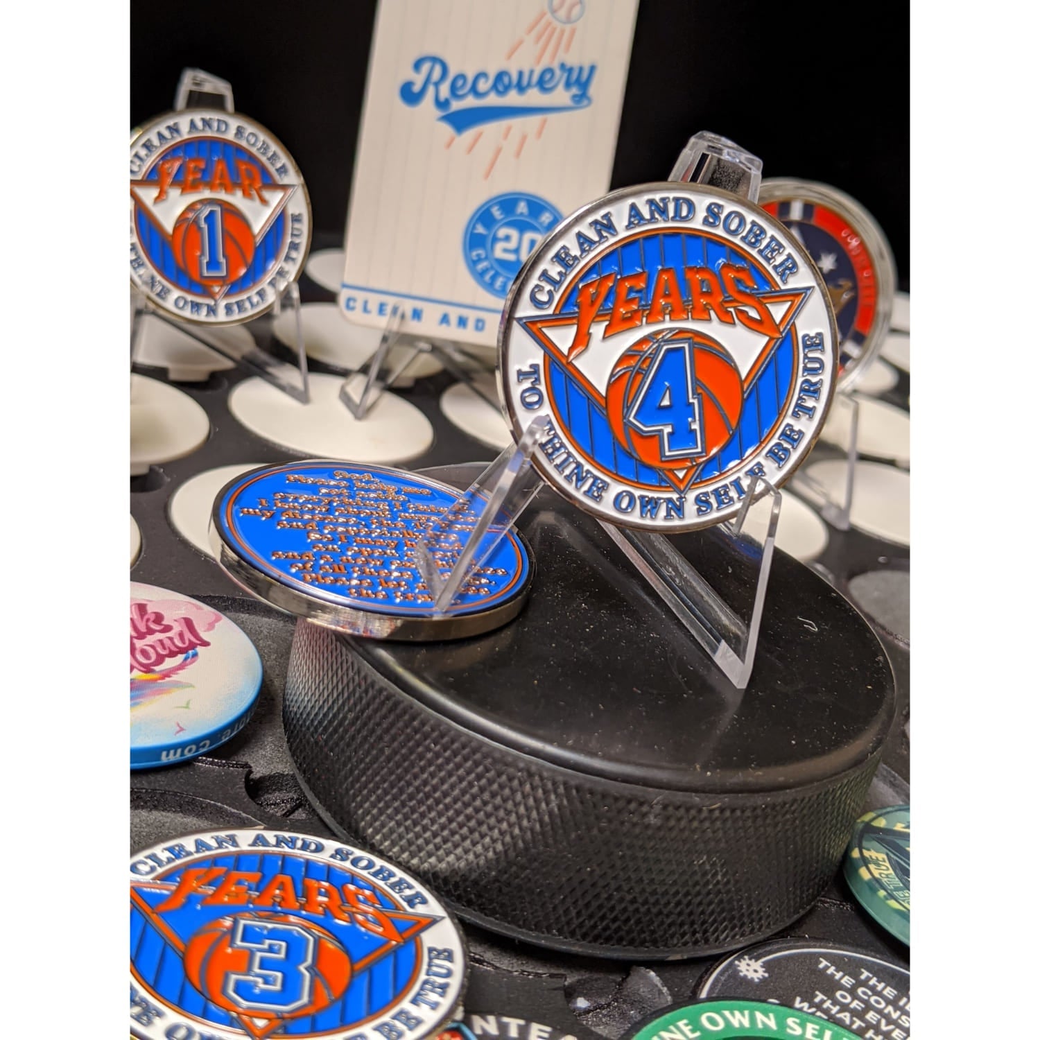 MyRecoveryStore Knicks Basketball Style Medallion AA Yearly Chip for Alcoholics Anonymous (Years 1-5) Comes Inside Its Own Blue Gift Box